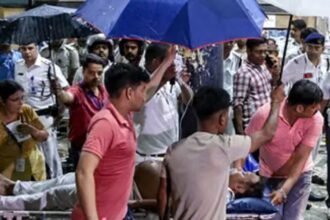kolkata-stampede-high-level-committee-inspects-durga-puja-pandals-safety
